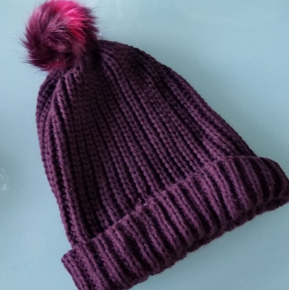 POM POM BEANIE - Picture 2 of 3
